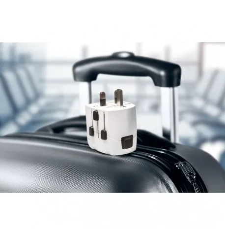 Adaptateur de voyage universel Léger à 3 pôles SKROSS avec USB